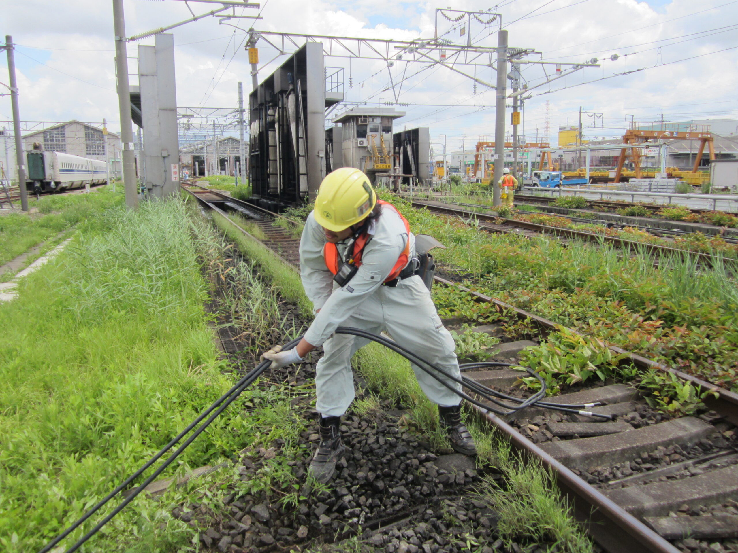 東海道新幹線の鉄道設備施工・保守は株式会社東工のお仕事